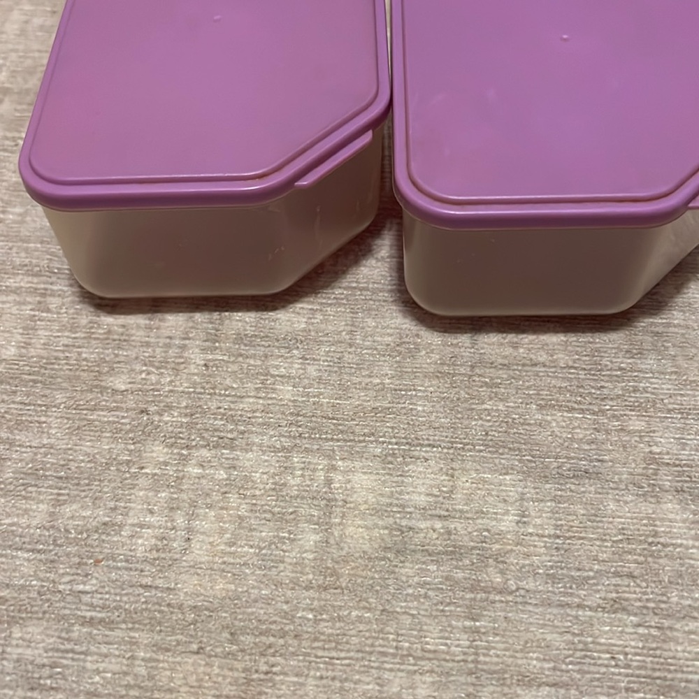 Containers - Picture 3 of 4